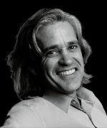 Thomas Carlson headshot