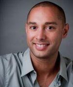 Roberto Strongman headshot